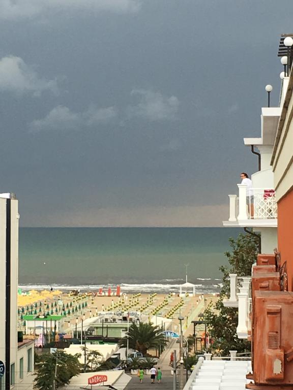 Hotel Sissi Rivazzurra Di Rimini Esterno foto